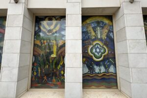 חלונות פיוזינג בבית כנסת